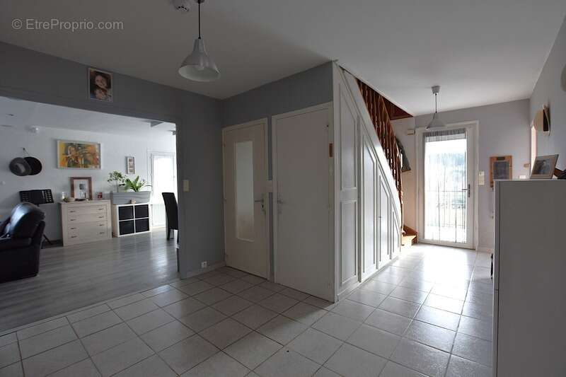 À VENDRE – Maison familiale avec piscine à La Chapelle-d'Aurec – À 5 minutes de Monistrol-sur-Loire - photo 5