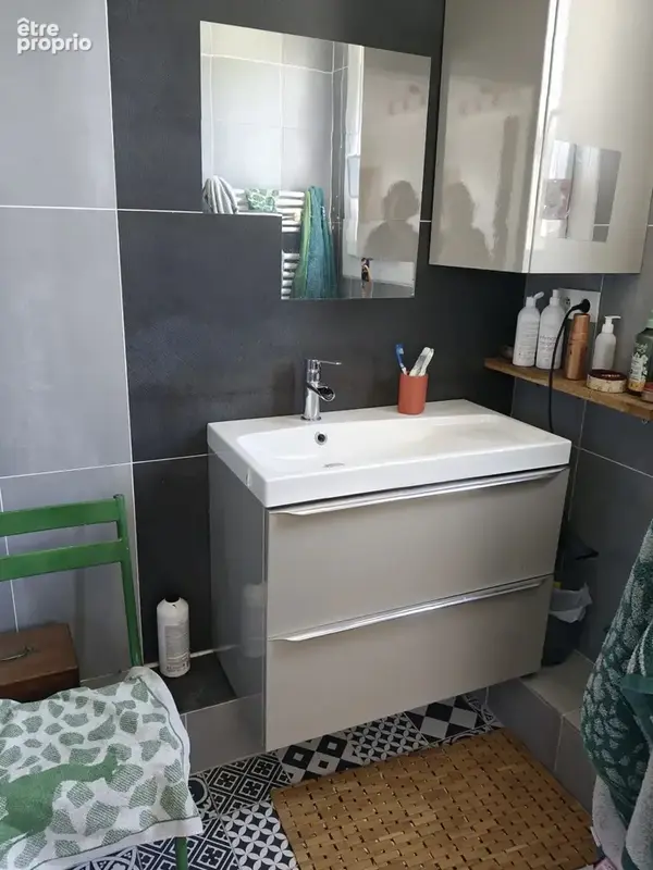 À VENDRE   Charmant F2 en centre-ville avec extérieur et atelier - photo 6