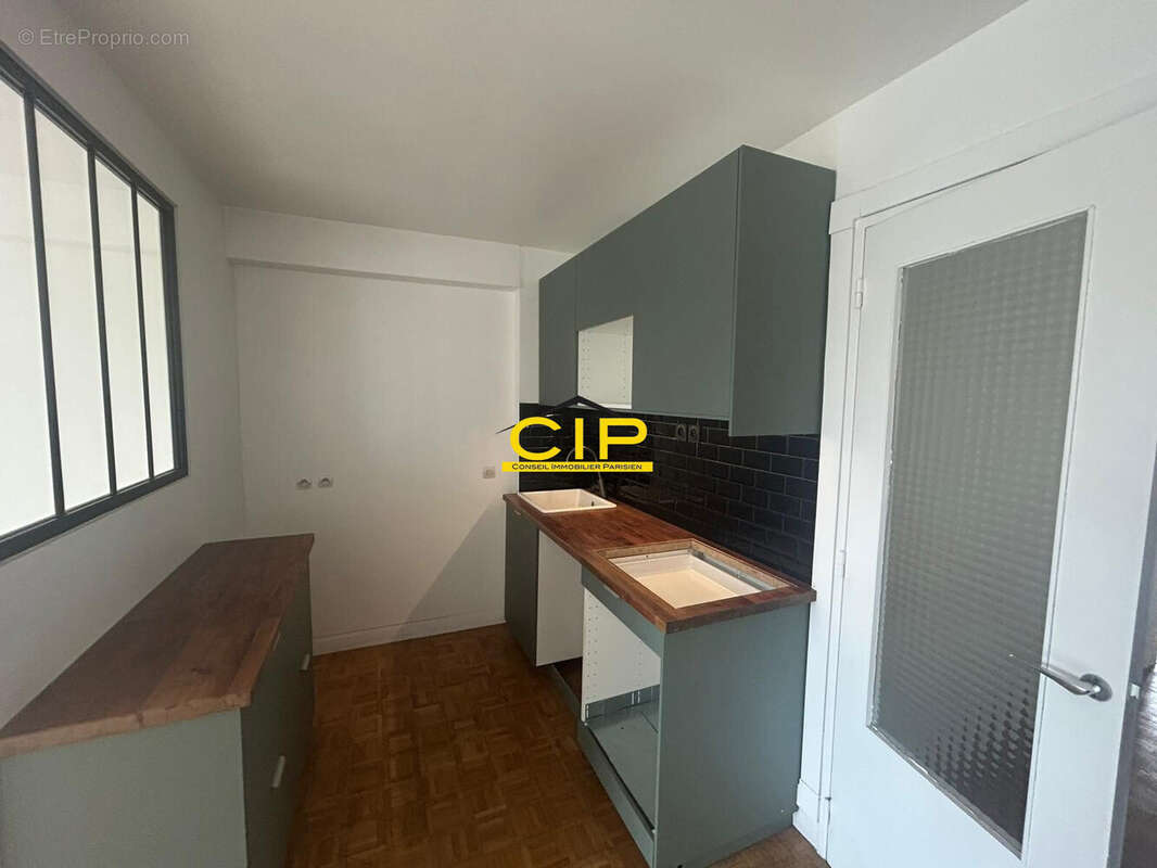 Appartement à PARIS-20E