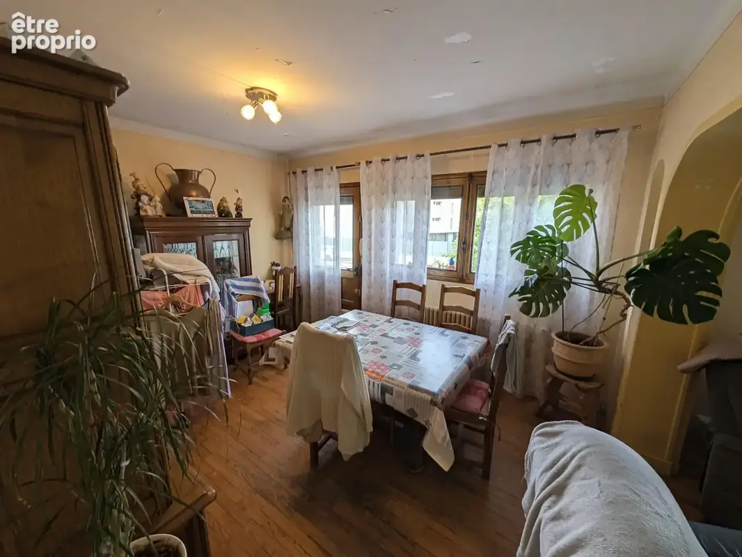 BASSENS - Maison familiale de 111m2 sur grand terrain constructible de 1039m2 - photo 4