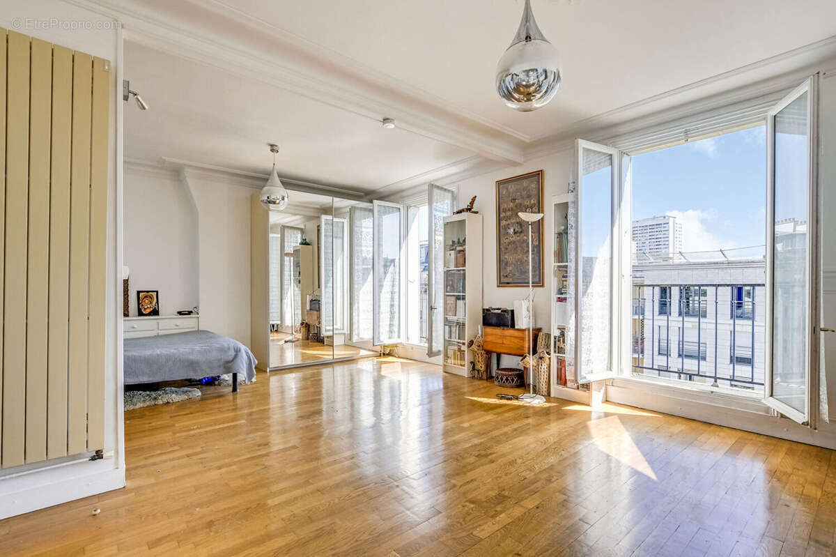 Appartement à PARIS-19E