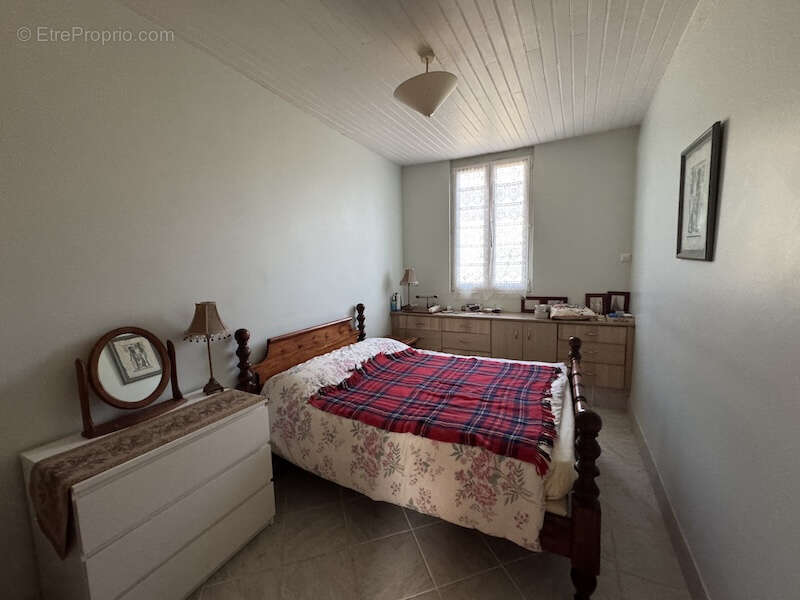 Maison en pierre, 2 chambres, jardin - petit prix! - photo 4