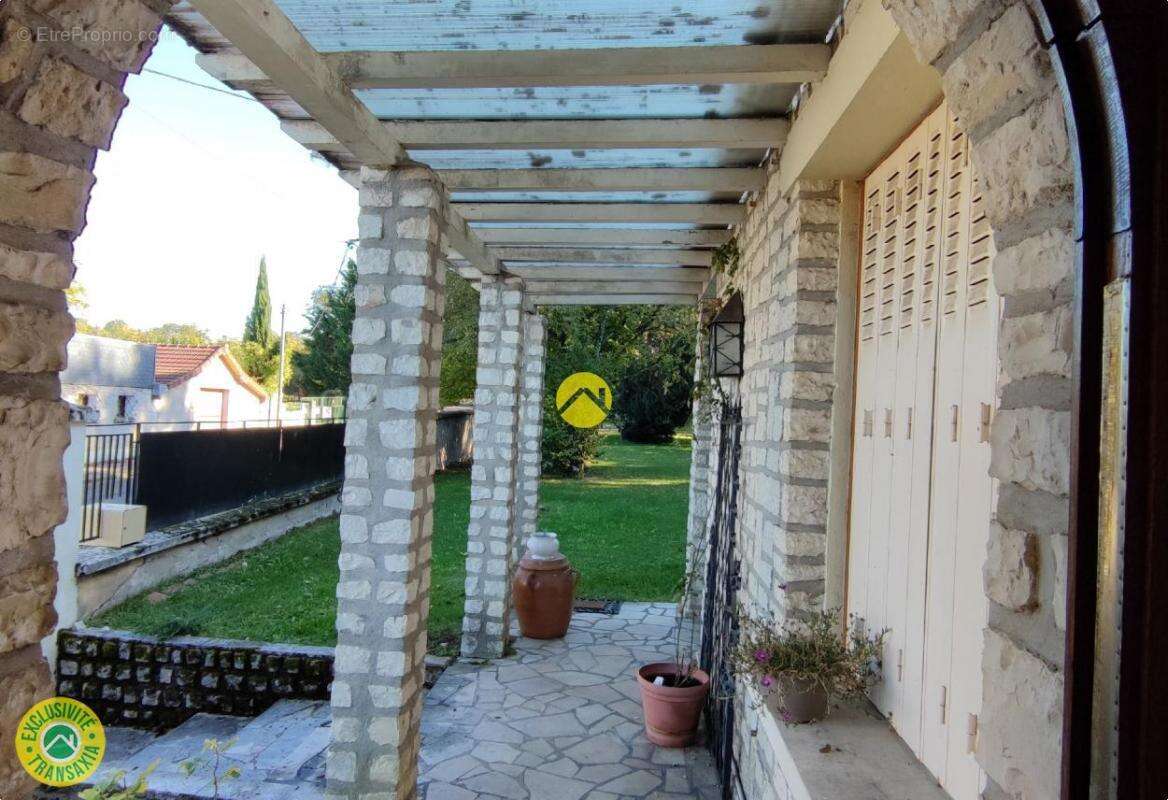 Maison à LA GUERCHE-SUR-L&#039;AUBOIS