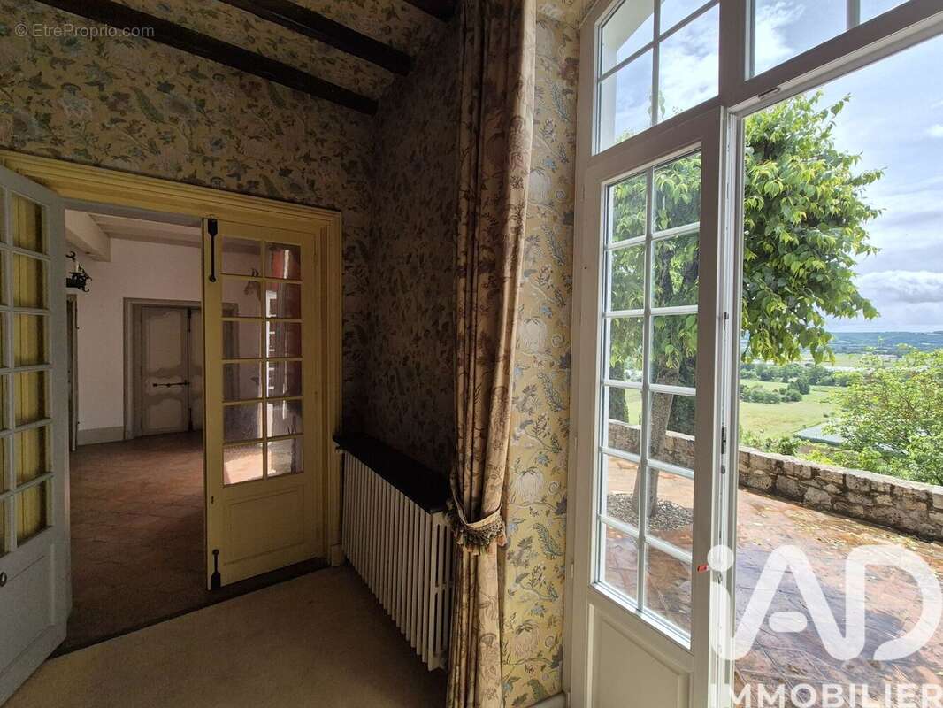 Maison 330 m² à Clermont-Dessous  - photo 8