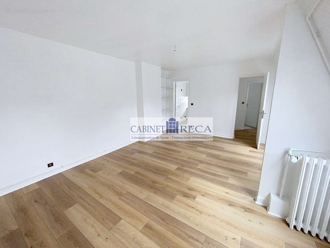 Appartement à PARIS-10E