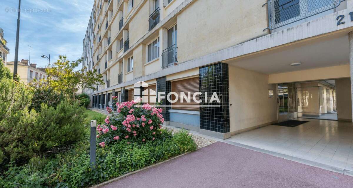 Appartement à PARIS-19E