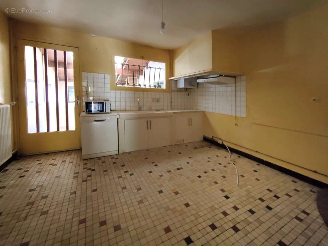 Maison à CABANAC-ET-VILLAGRAINS