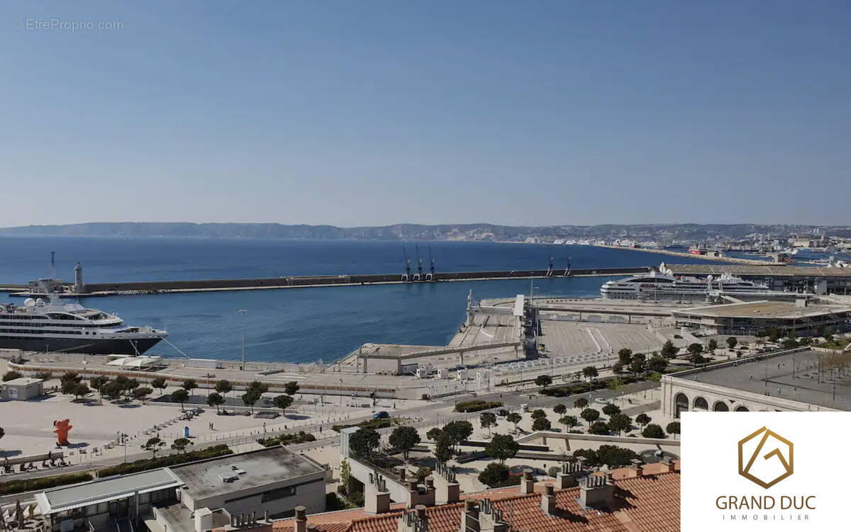 Appartement à MARSEILLE-2E