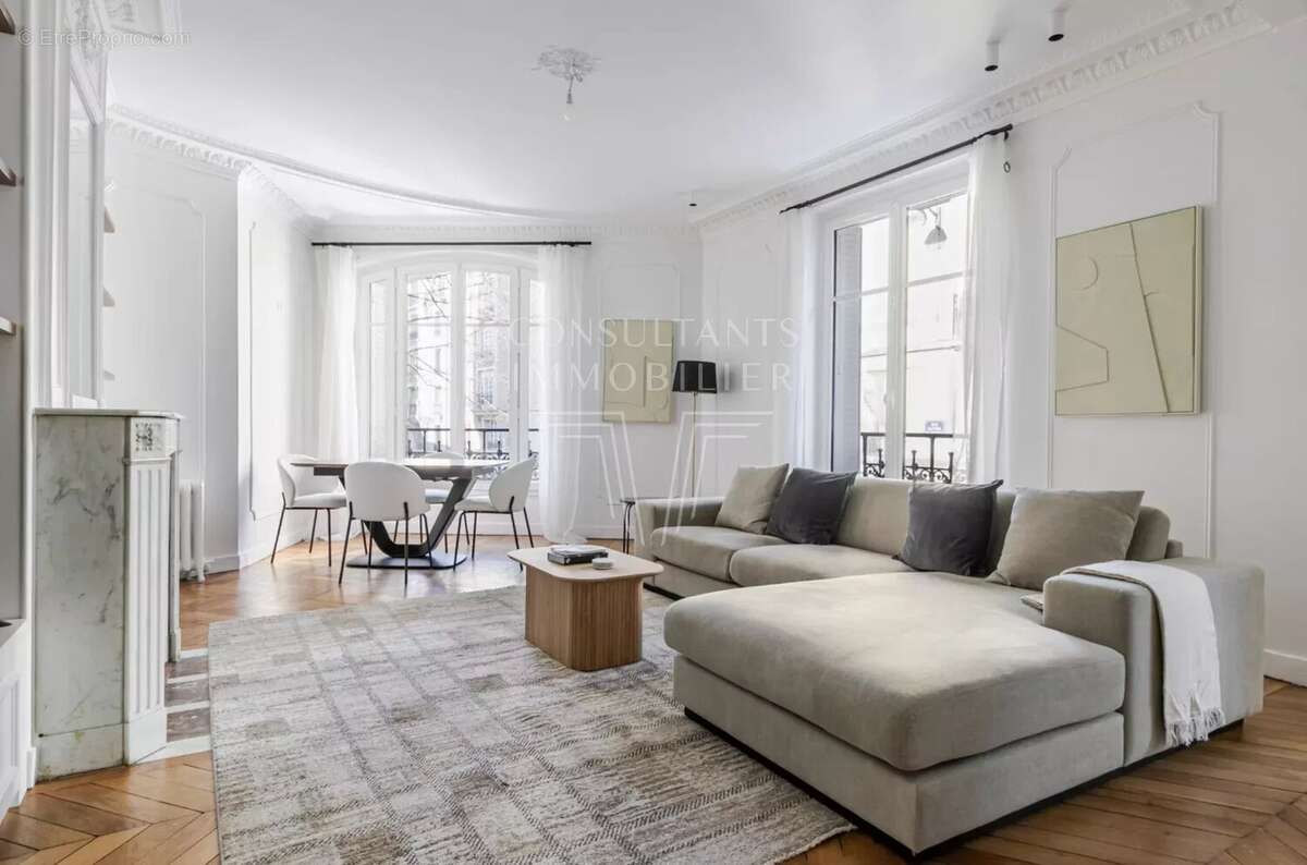 Appartement à PARIS-15E