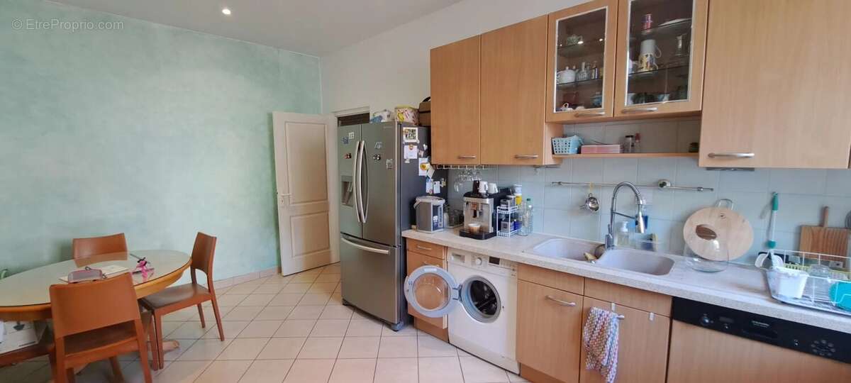 Appartement T5 151 m2 en duplex, une cave, 2 galetas - photo 3