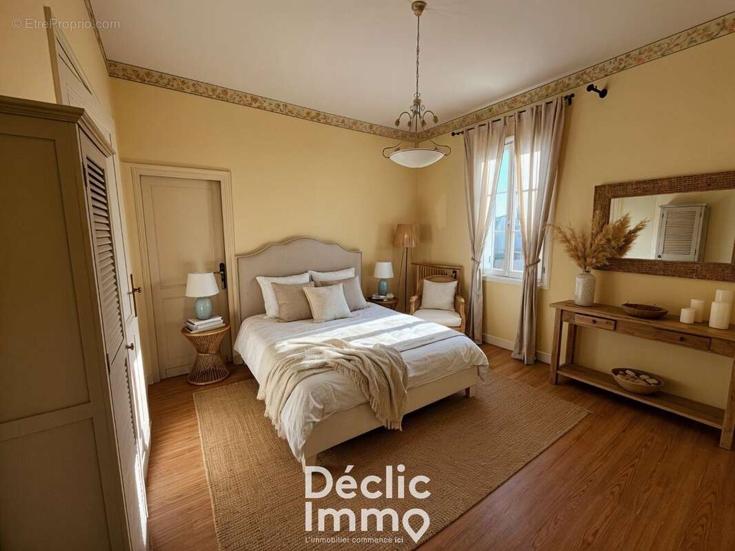 Maison à FARGUES-SAINT-HILAIRE