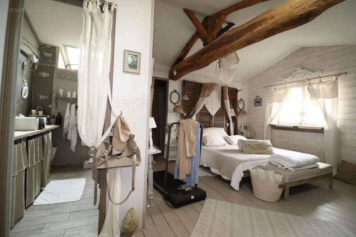 Maison à SAINTE-FOY-LA-LONGUE