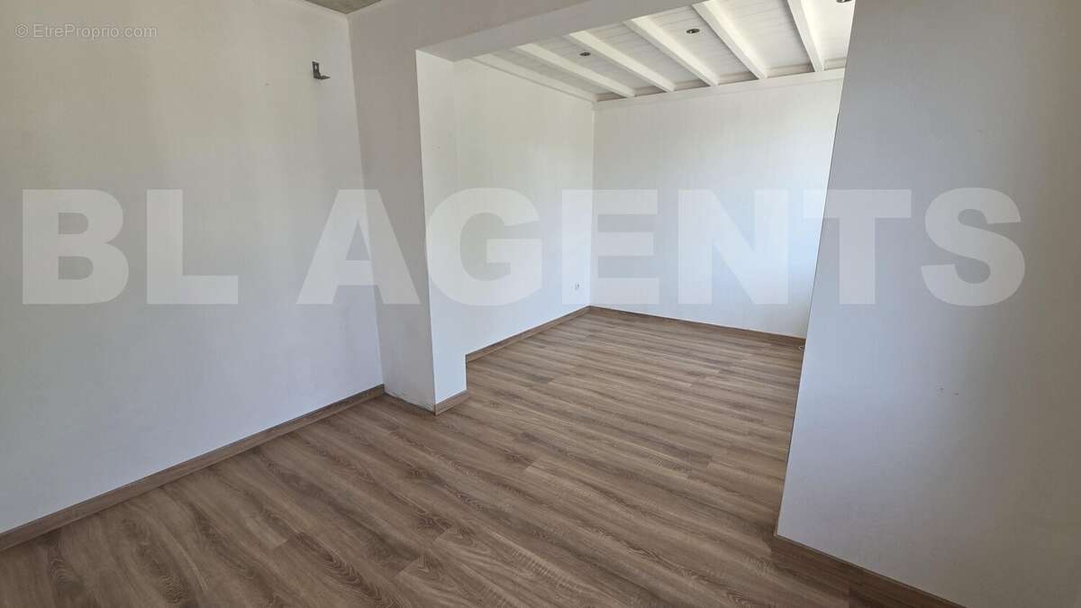 10 - Maison à CASTRES