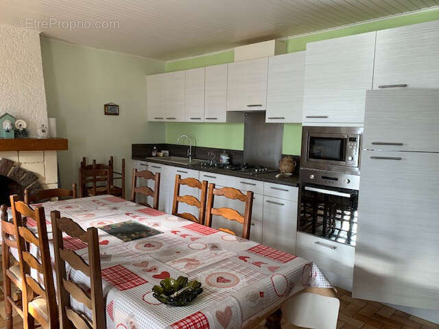 Maison à SAINT-THOMAS-DE-CONAC