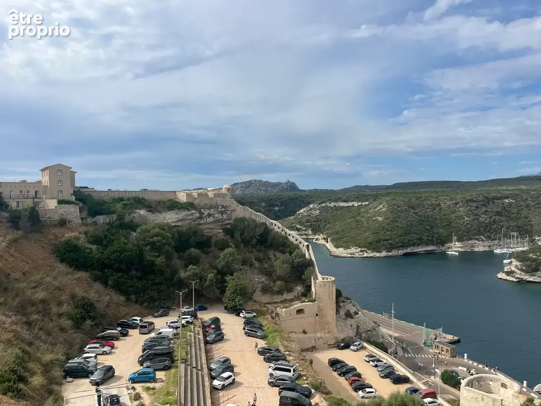 T3 de caractère, lumineux, avec vue dégagée   Bonifacio Haute Ville - photo 2