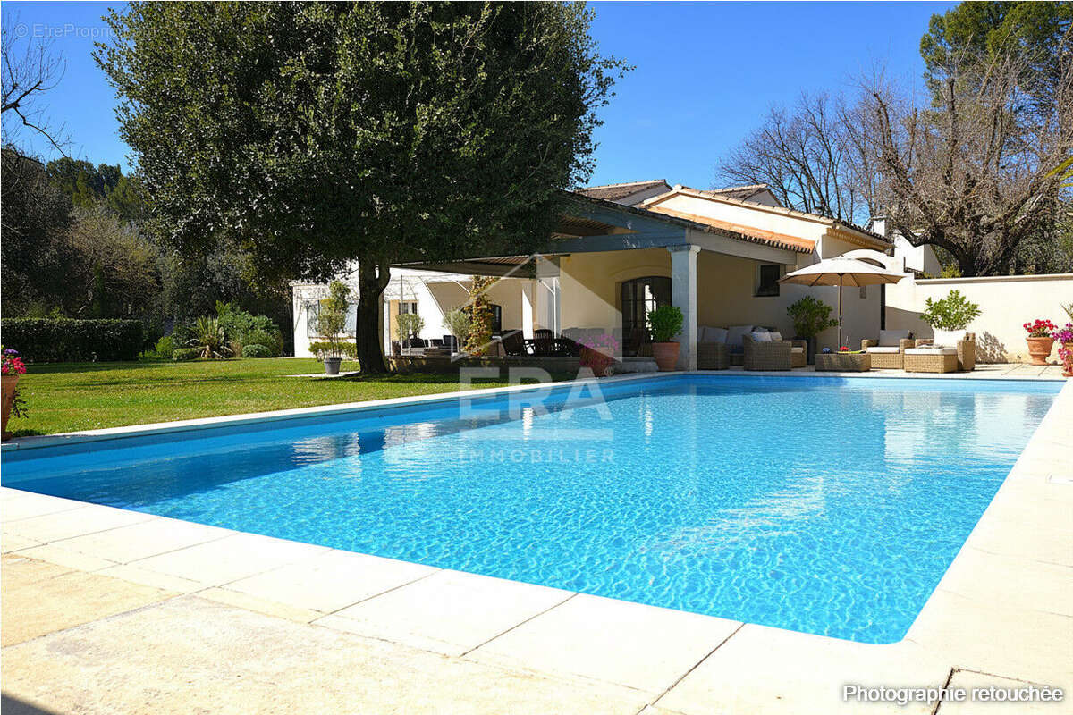Maison à PERNES-LES-FONTAINES