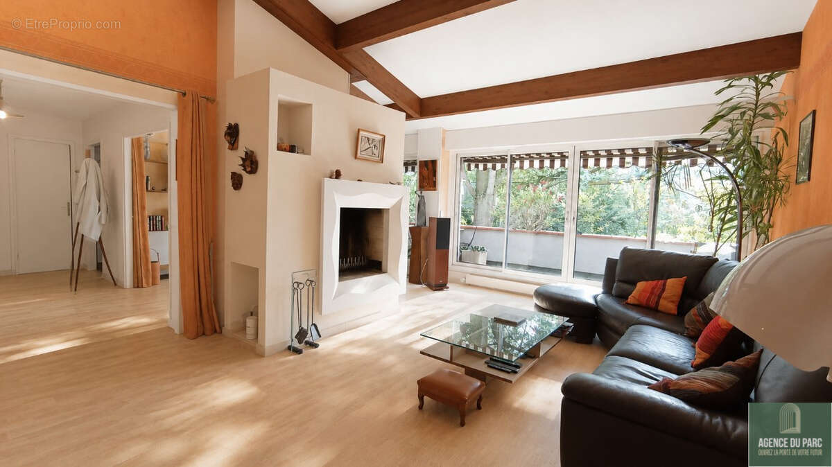 Appartement à VILLE-D'AVRAY