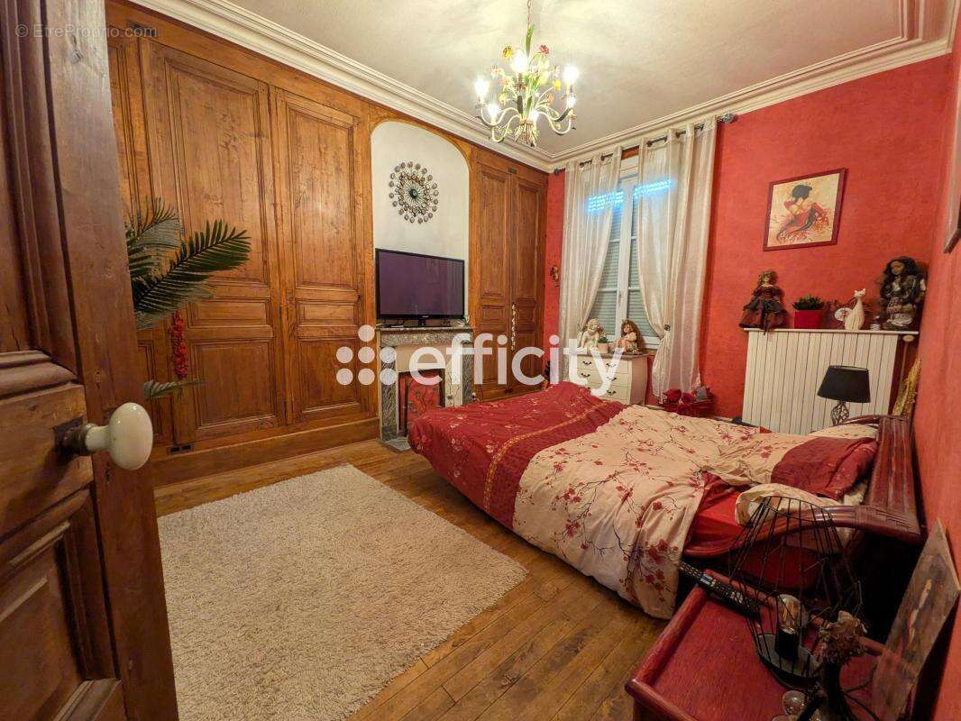 Maison à CINQ-MARS-LA-PILE