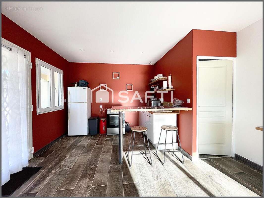 Photo 4 - Maison à ROULLET-SAINT-ESTEPHE