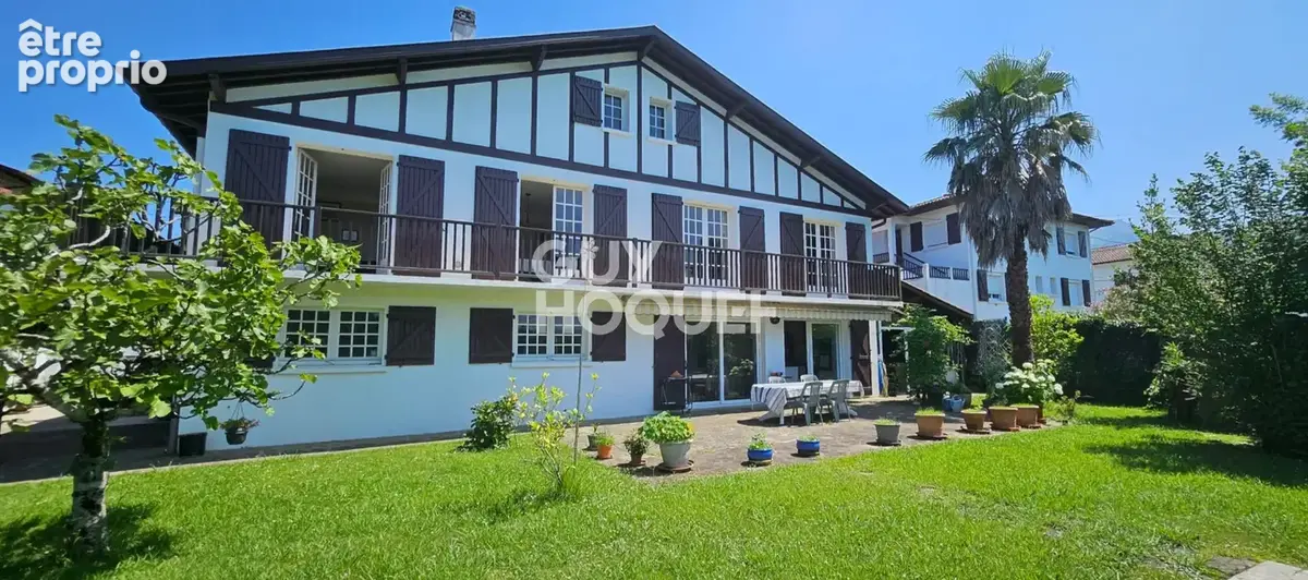 Maison Ascain 9 pièce(s) 211,81 m² - photo 1
