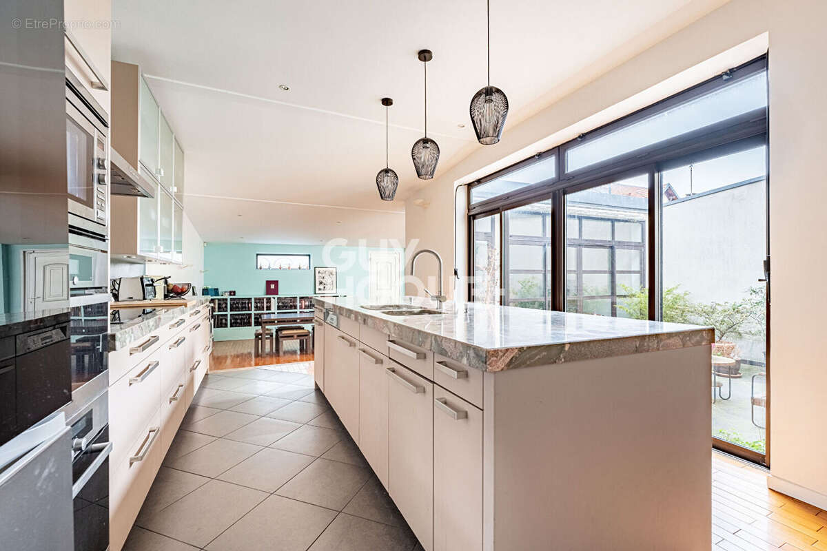 Maison à ASNIERES-SUR-SEINE