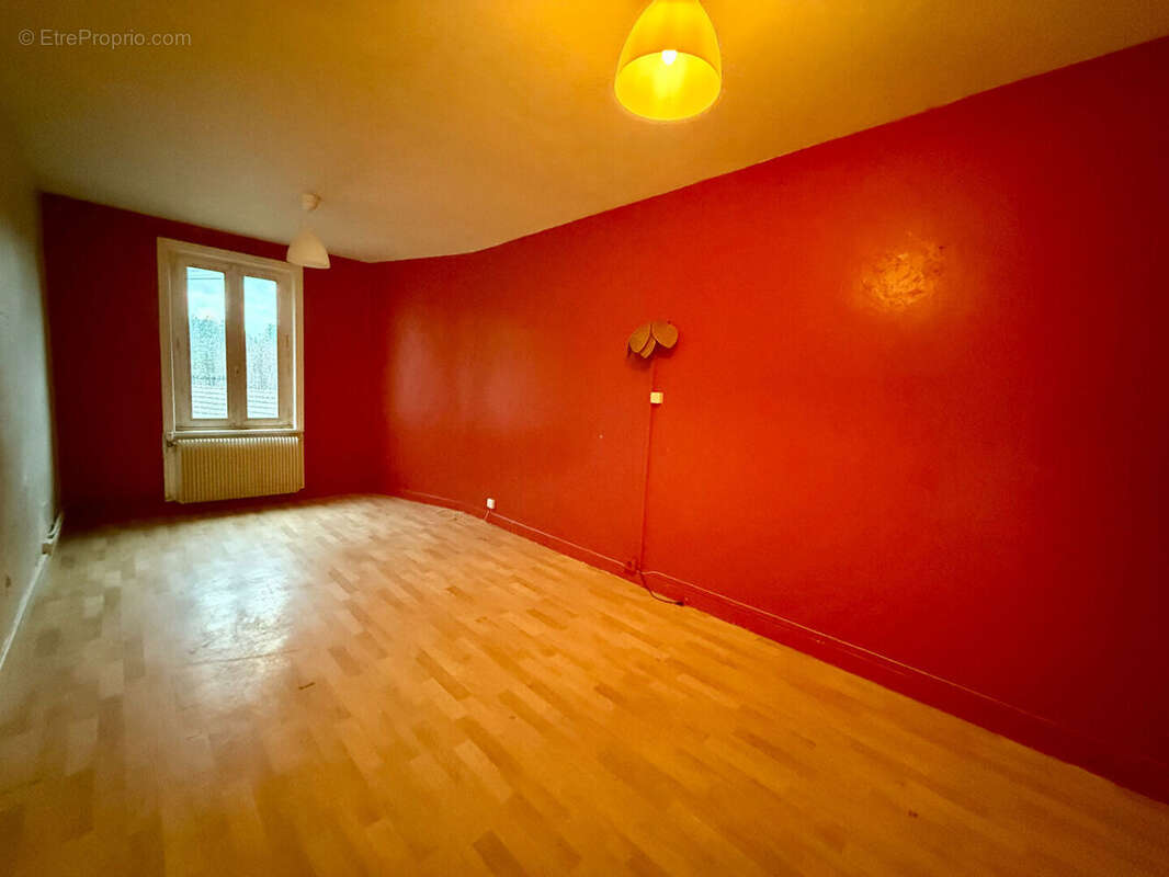 Appartement à AMPLEPUIS