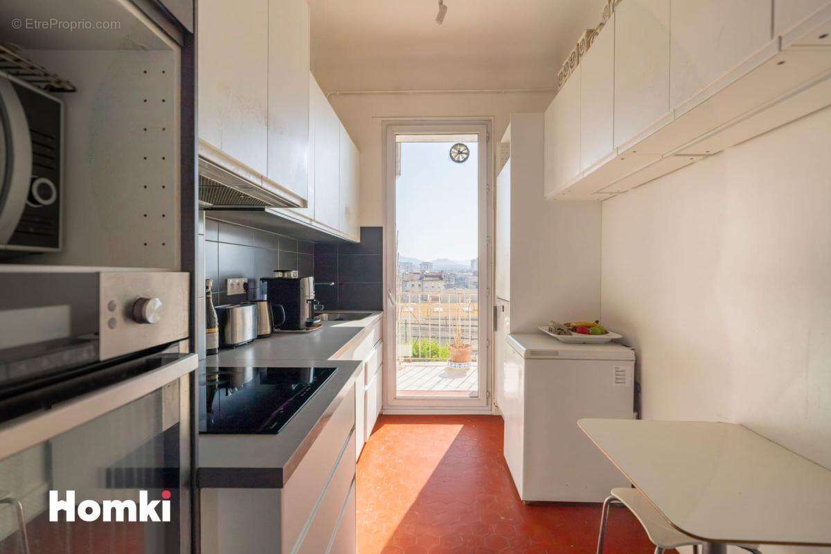 Appartement à MARSEILLE-6E