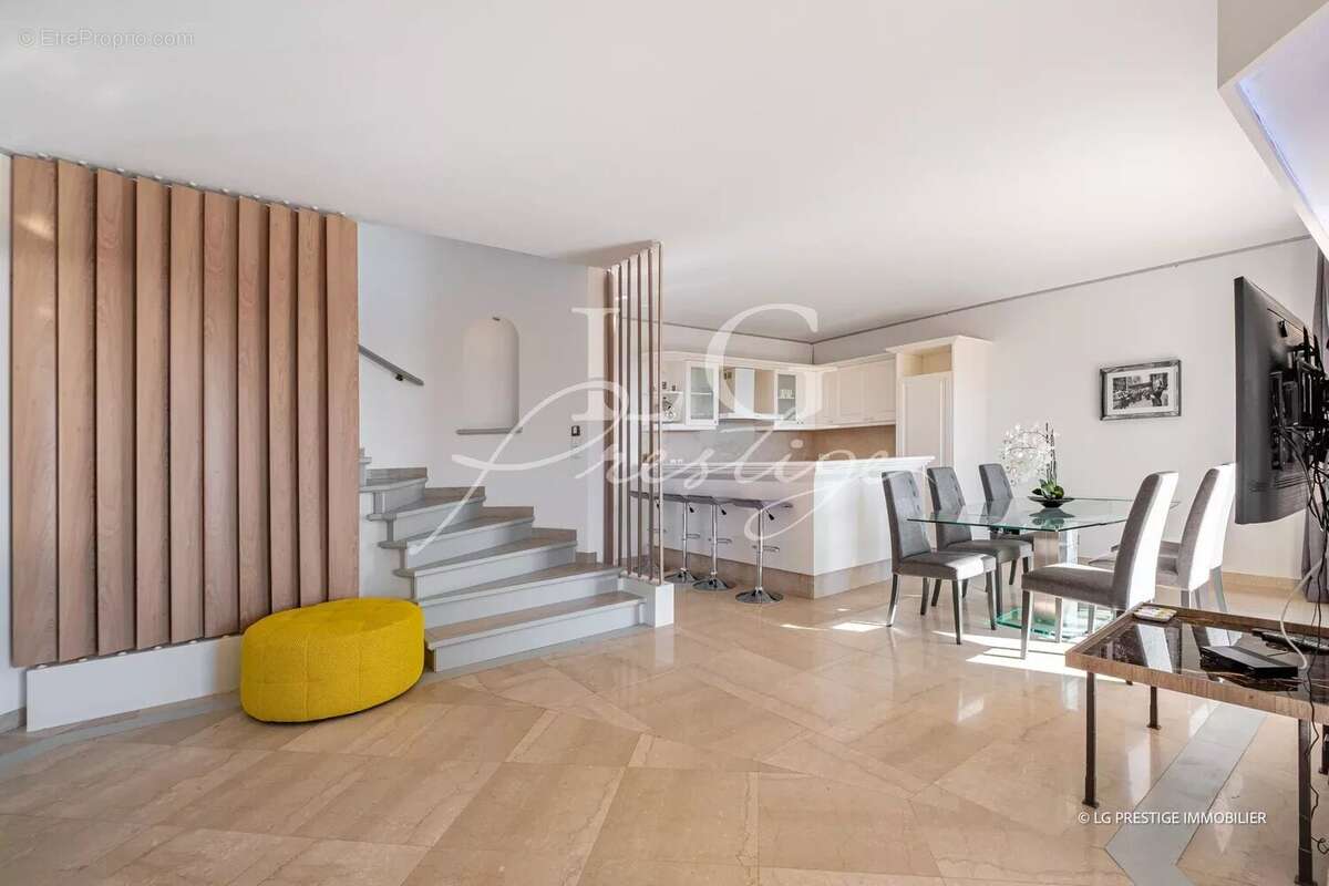 Maison à MANDELIEU-LA-NAPOULE