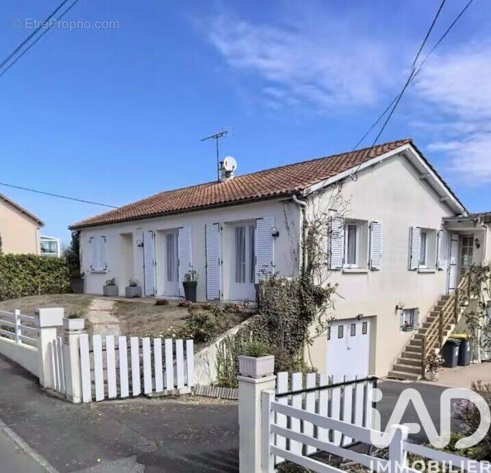 Photo 1 - Maison à LE TALLUD
