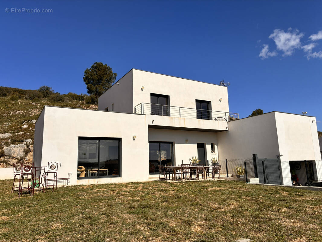 Maison à MONTREDON-DES-CORBIERES