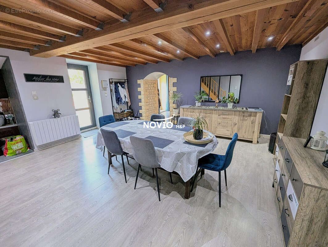 Maison 123 m² à Scorbe-Clairvaux  - photo 2