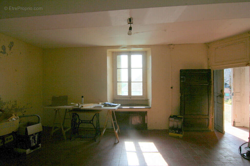 Maison à CHARBONNAT