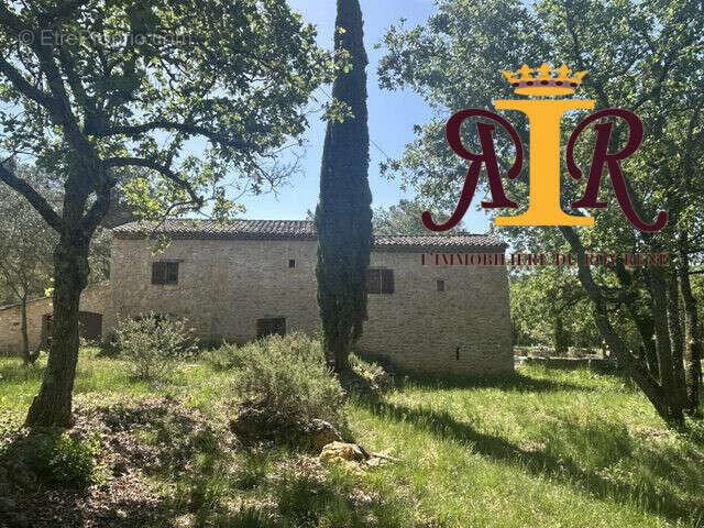 Maison à BONNIEUX