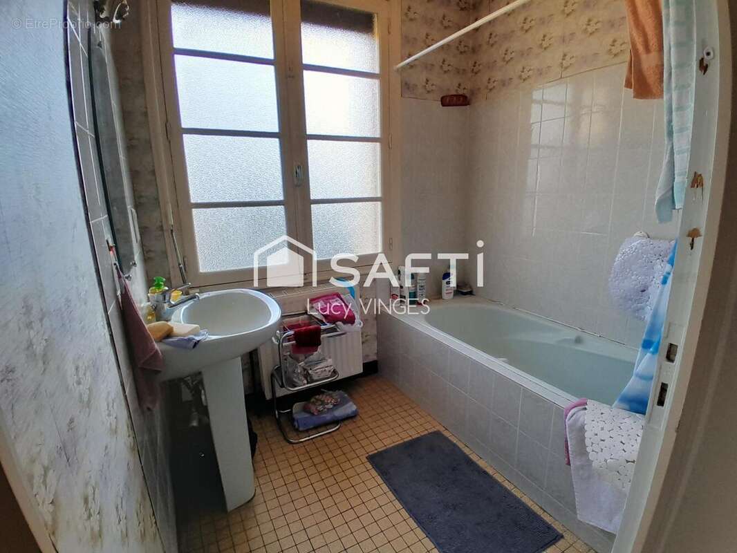 Photo 8 - Maison à PUY-L'EVEQUE