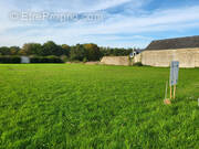 Terrain à GENNES