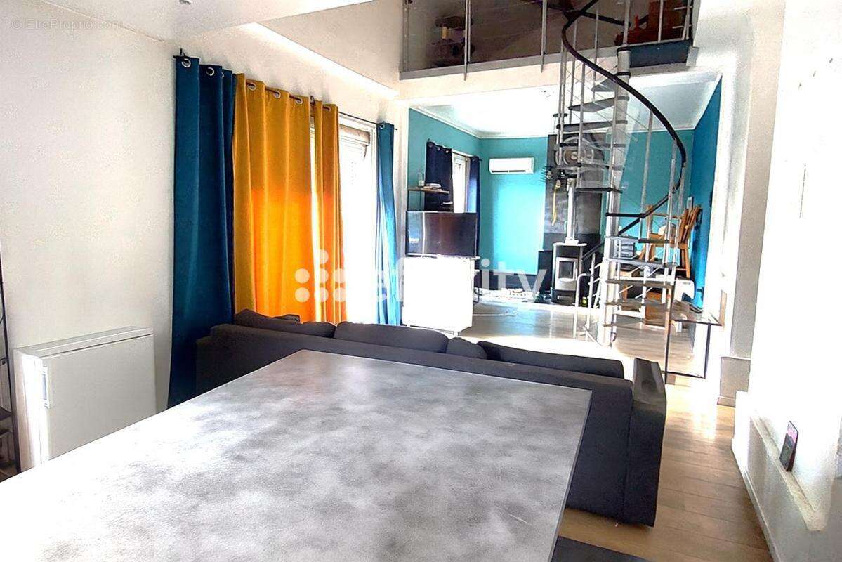 Appartement à CONDRIEU