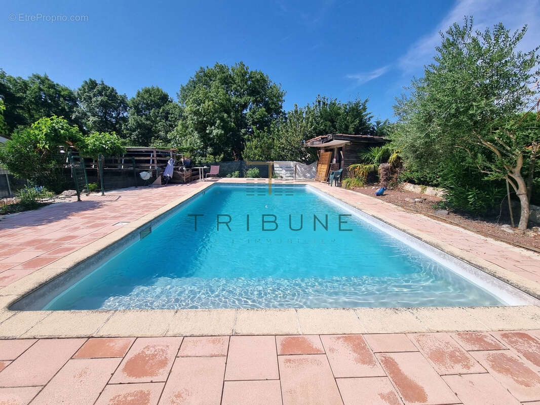 Maison T4 avec garage, piscine et dépendance T3 - photo 2