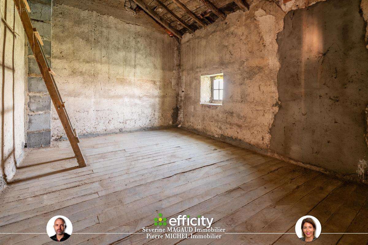 Maison à PONTCHARRA-SUR-TURDINE