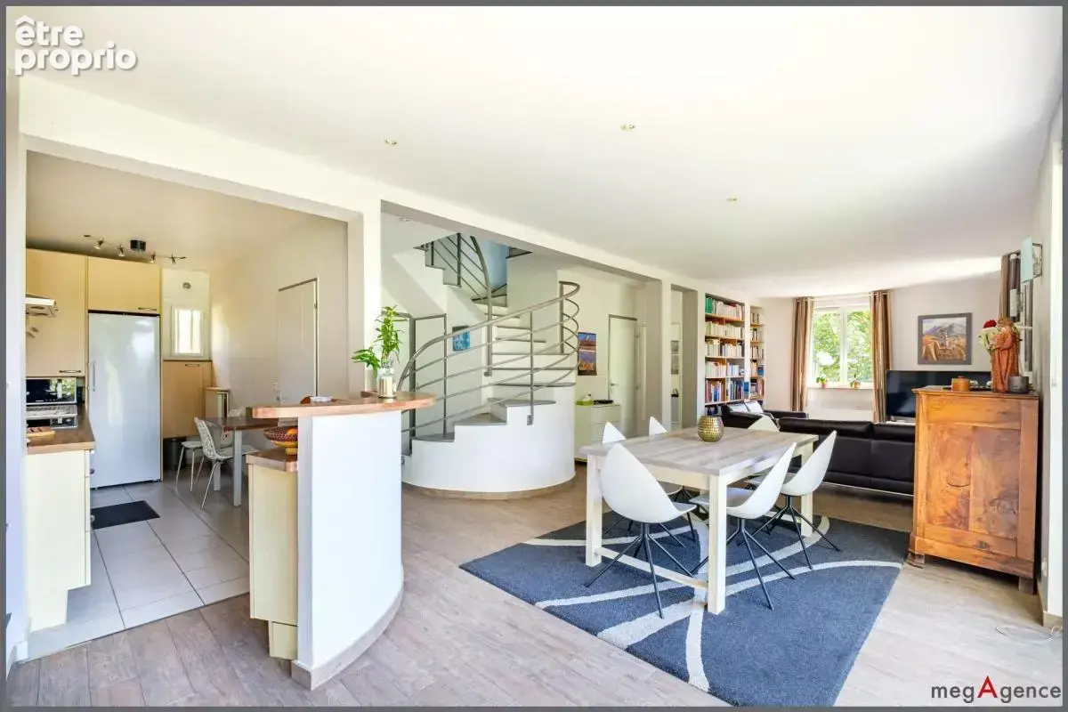 Appartement de caractère au cœur de Dommartin - photo 2