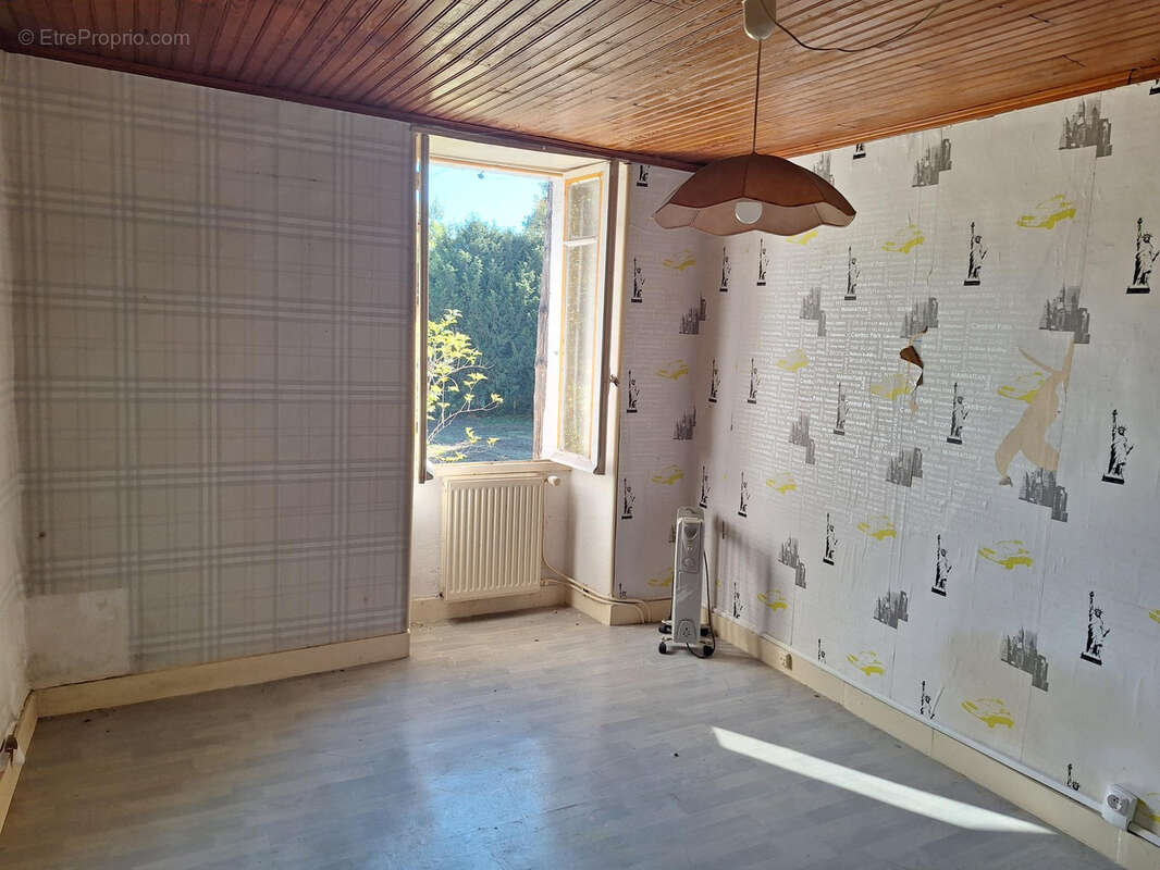 Maison à SAINT-MEARD-DE-DRONE