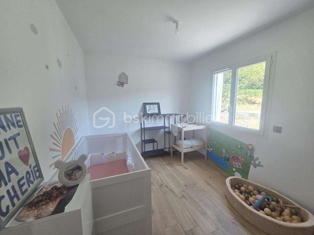 Maison d'environ 90 m² à Vesseaux - photo 16