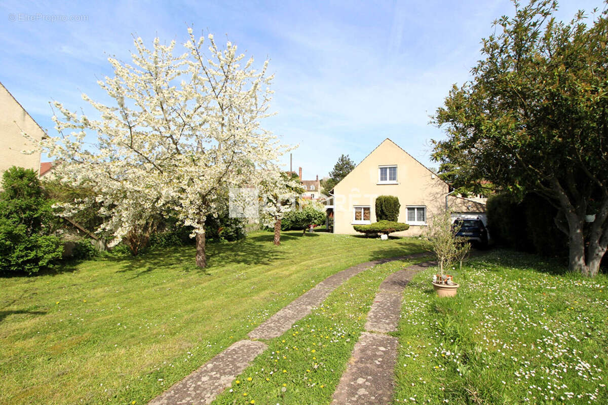 Maison à BENNECOURT