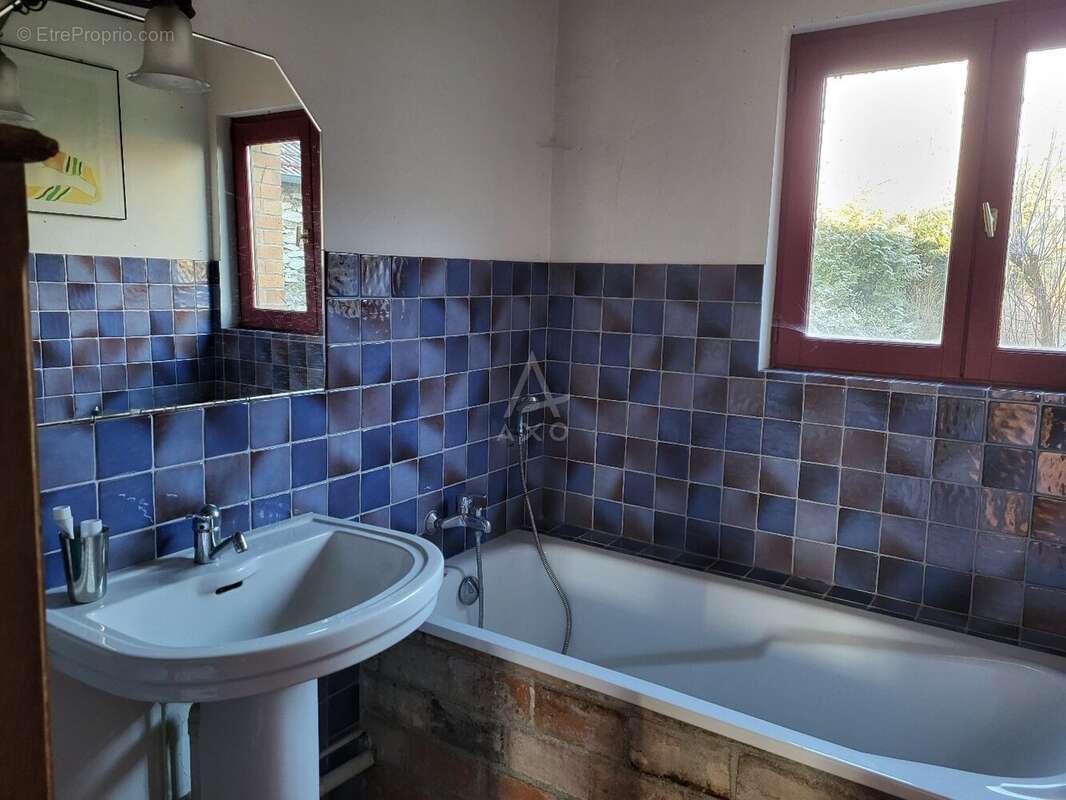 Maison à FROMENTIERES