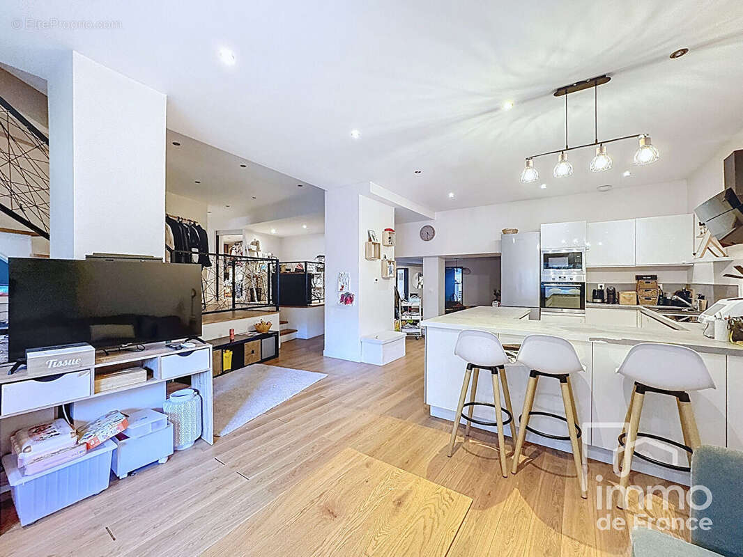 Appartement à BELLEGARDE-SUR-VALSERINE