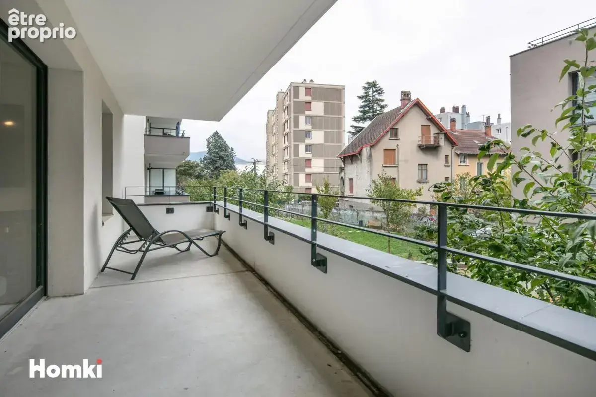 Appartement T3 de 60 m² à Grenoble 38100, Allée Henriette Gröll - photo 2