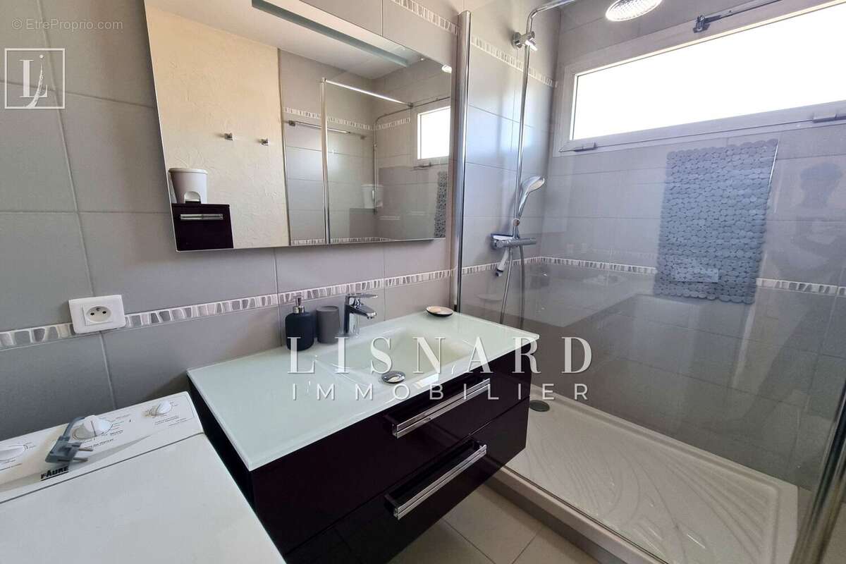 Appartement à VALLAURIS