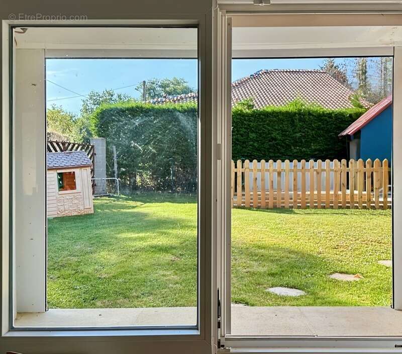Dpt Gers (32), à vendre LANNEPAX maison P5 de 168 m² - Terrain de 656,00 m² - Plain pied - photo 16