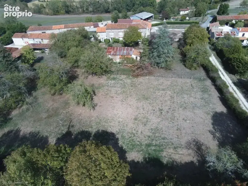 Très Beau Logis avec 6 chambres et Grand Terrain près de Ruffec - photo 51