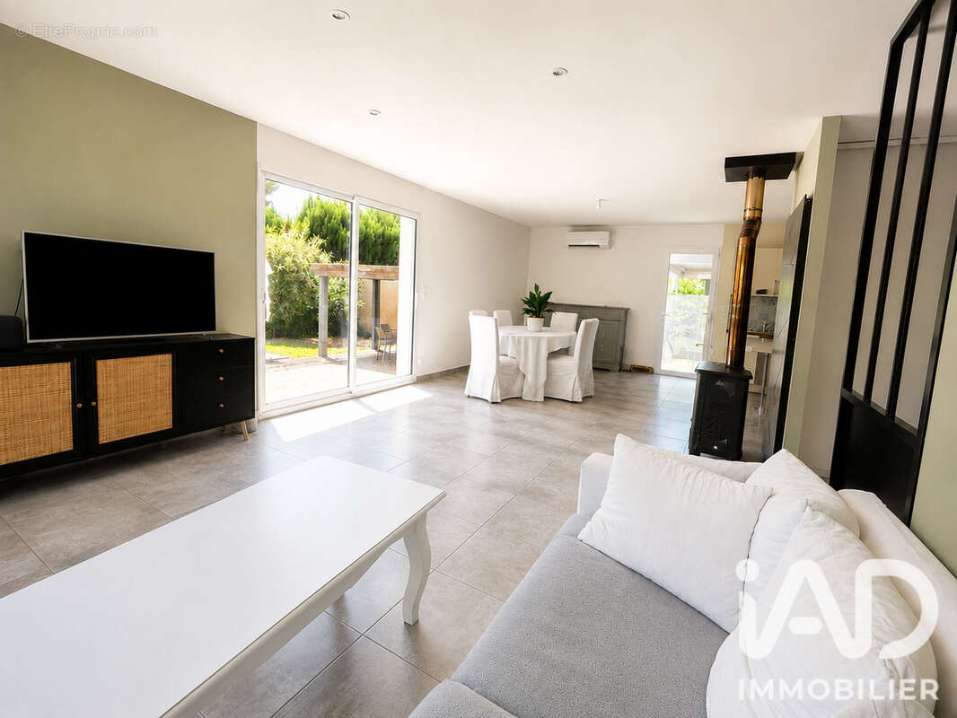 Maison 110 m² à Paradou  - photo 6