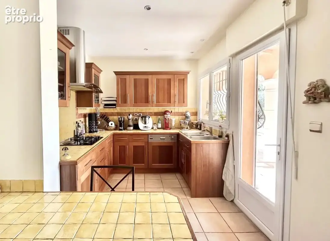 Superbe villa de 144 m² avec piscine sur 1 841 m² de terrain à Garéoult - photo 6